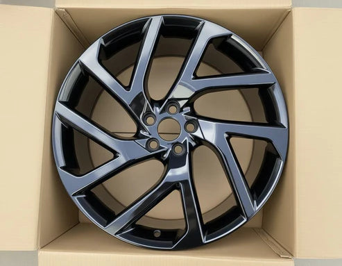 LR05 Gloss Black Wheels for Range Rover | 22"