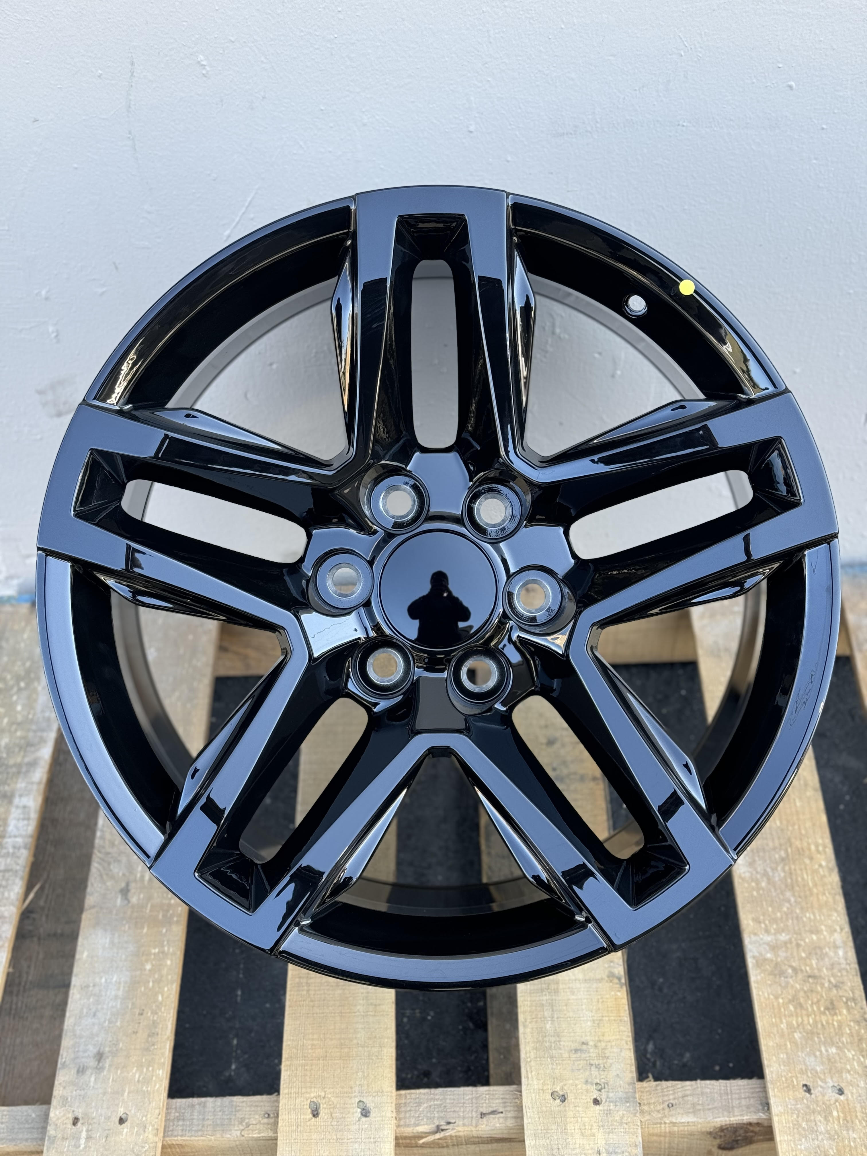 GM05 Gloss Black Wheels for GM | 20"-22"