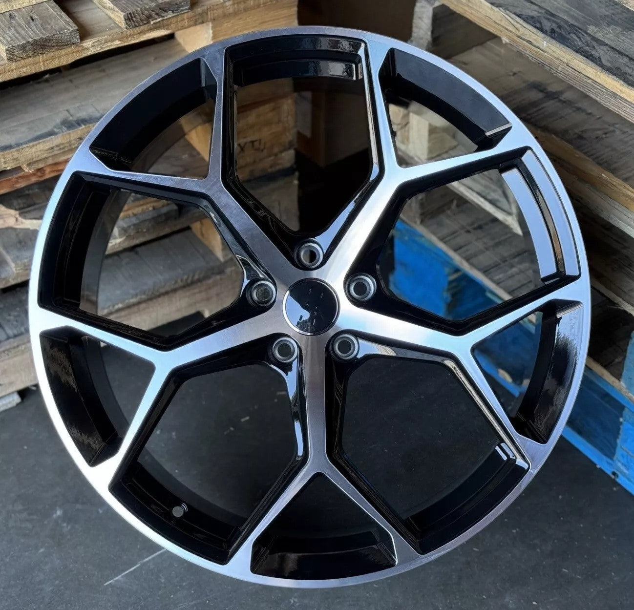 AU016 Wheels for Audi & Volkswagen | 18"-22"