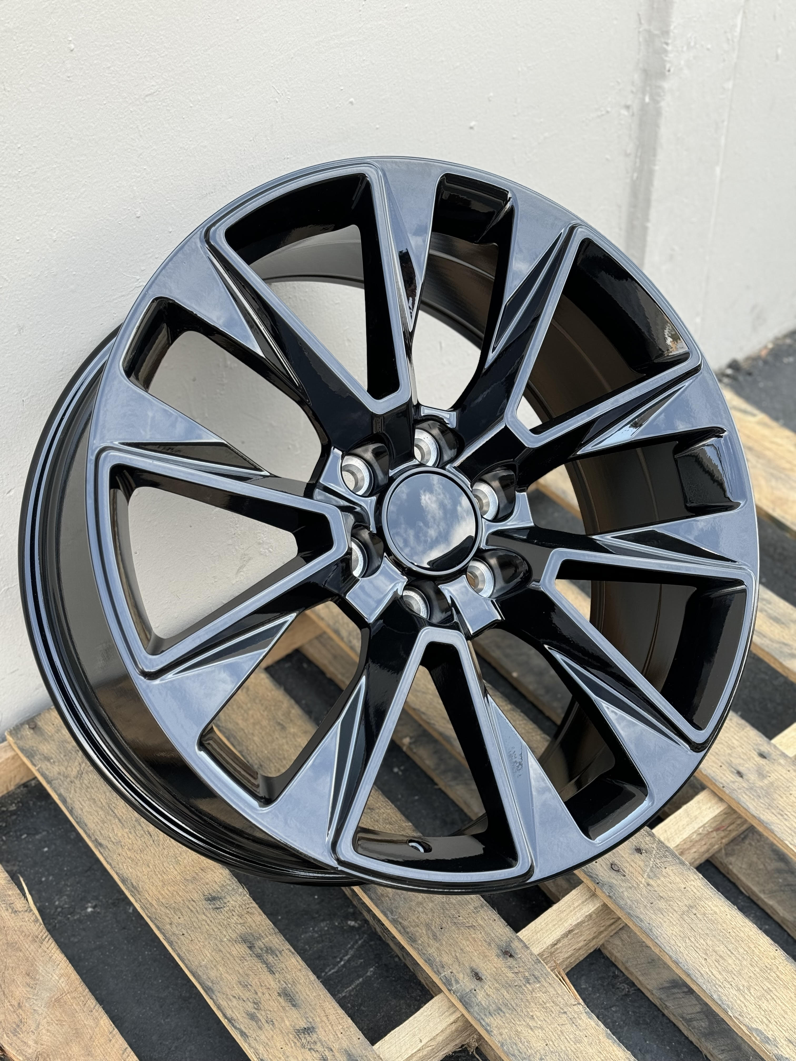 GM06 Gloss Black Wheels for GM | 22"