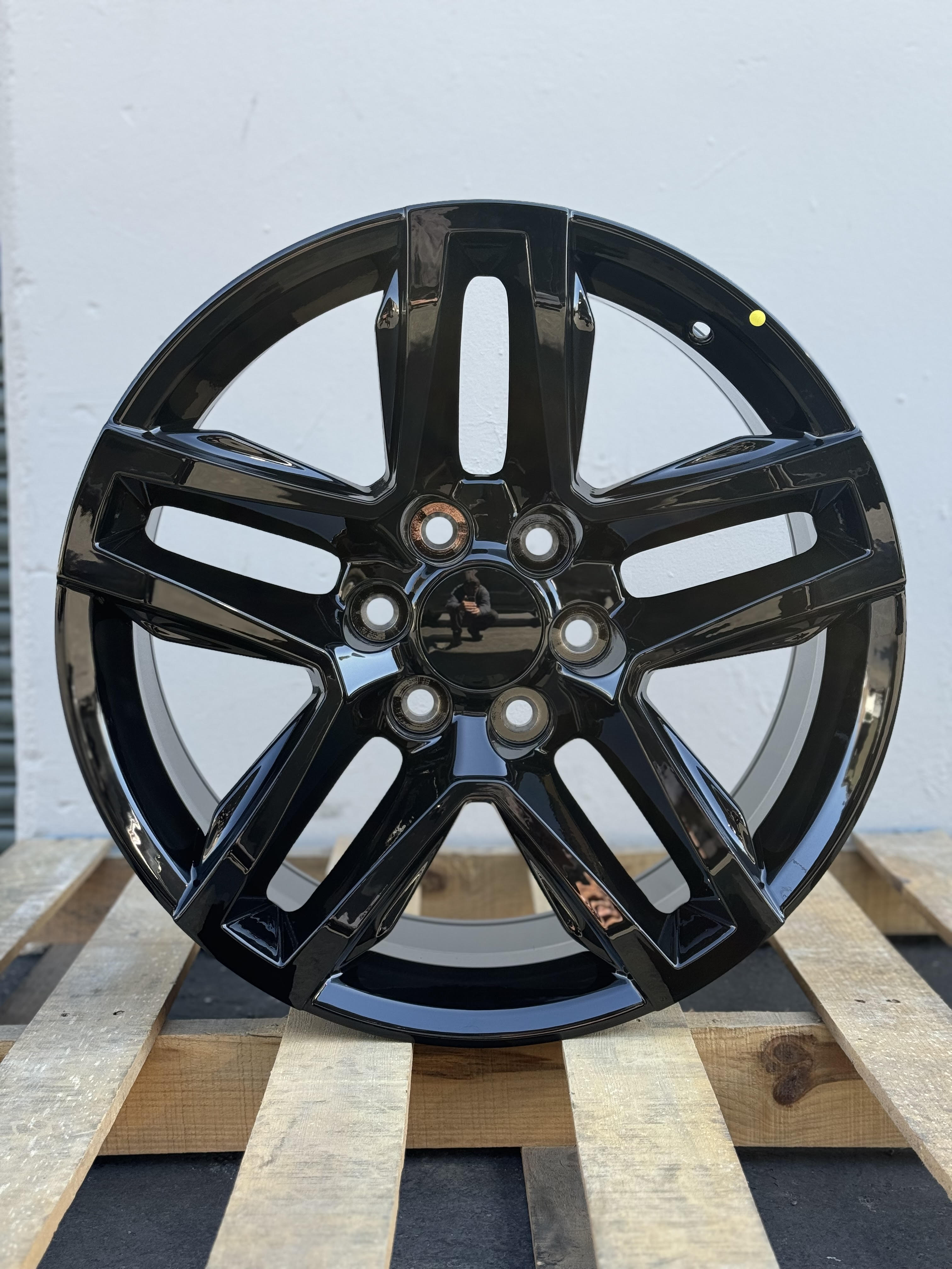 GM05 Gloss Black Wheels for GM | 20"-22"